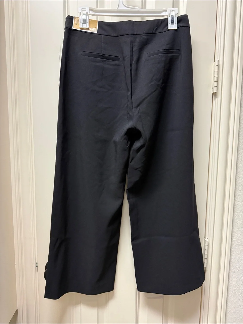 NWT Michael Kors black high rise crop pants with pockets!!!